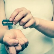 autolesionismo in adolescenza