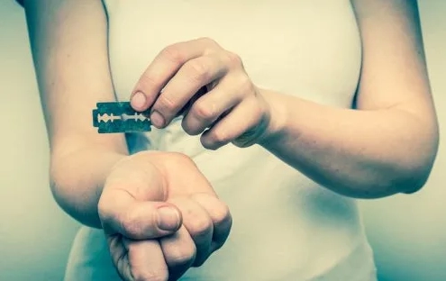 autolesionismo in adolescenza